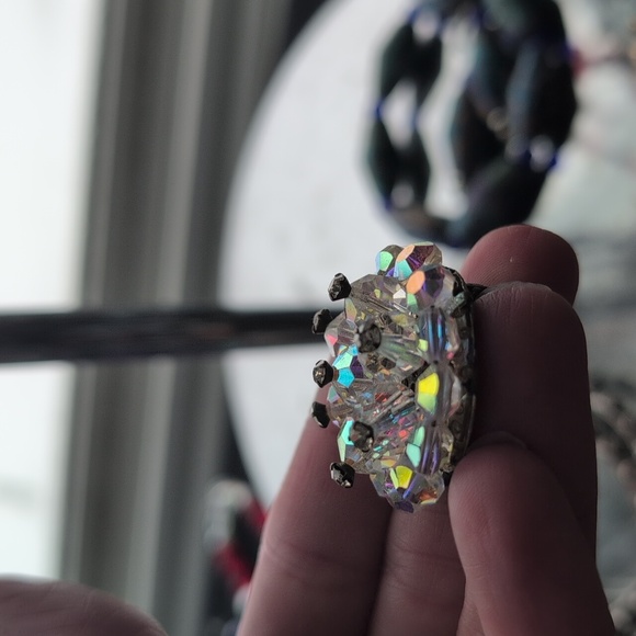 Vintage Iridescent Crystal Brooch - Picture 3 of 3
